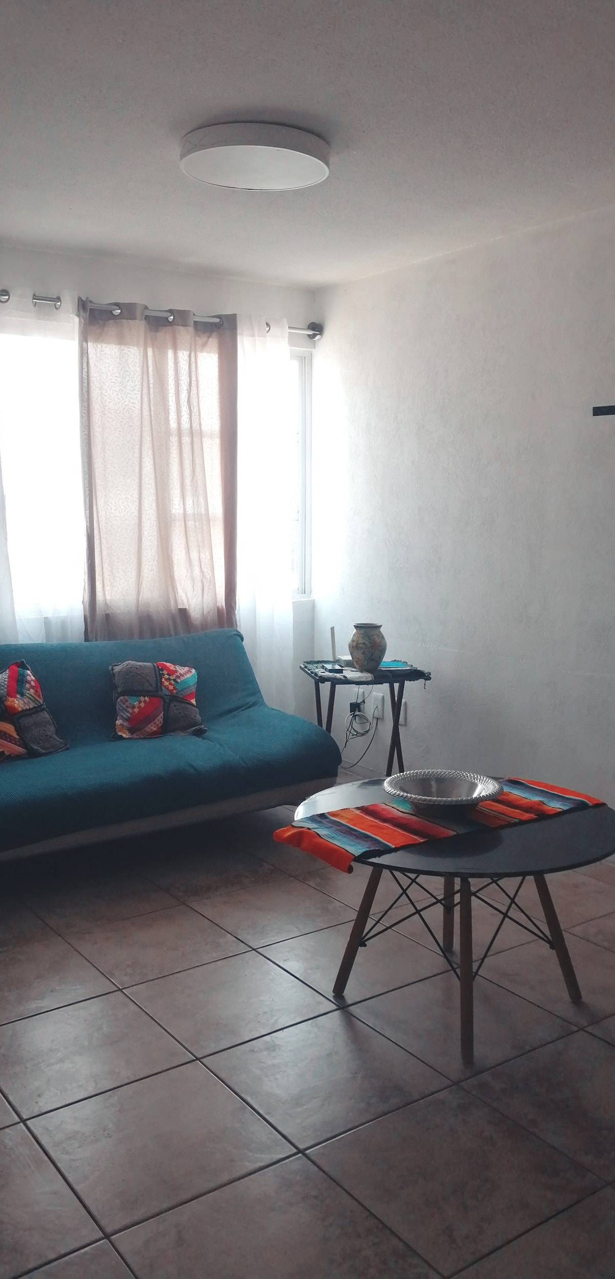 Popular Airbnb listing: Room with private bathroom in a shared apartment in Vista 2000
