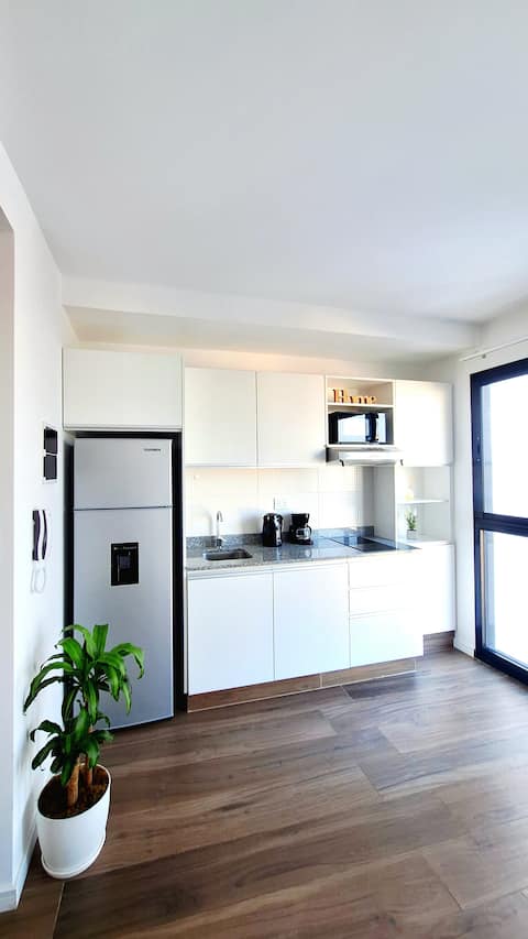 Anuncio de Airbnb popular: Deluxe Urban Studio Av. San Juan - Full Amenities en San Cristóbal