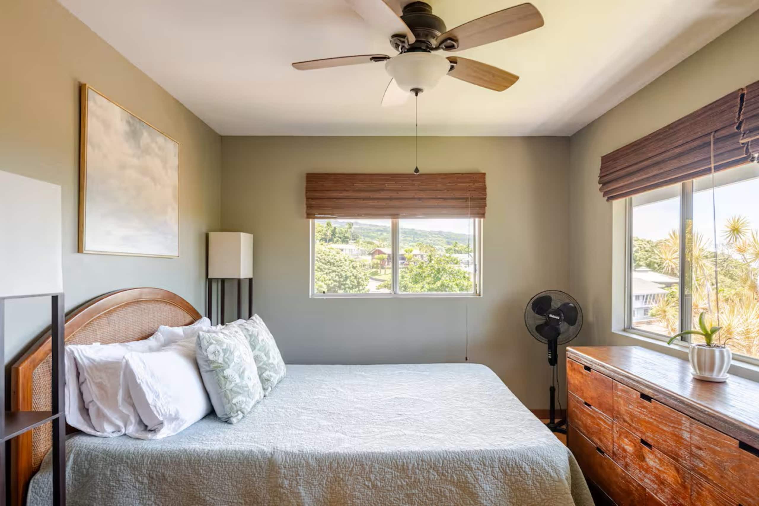 Home in Kailua-Kona · ★4.94 · 3 bedrooms · 3 beds · 2 baths - Image 16