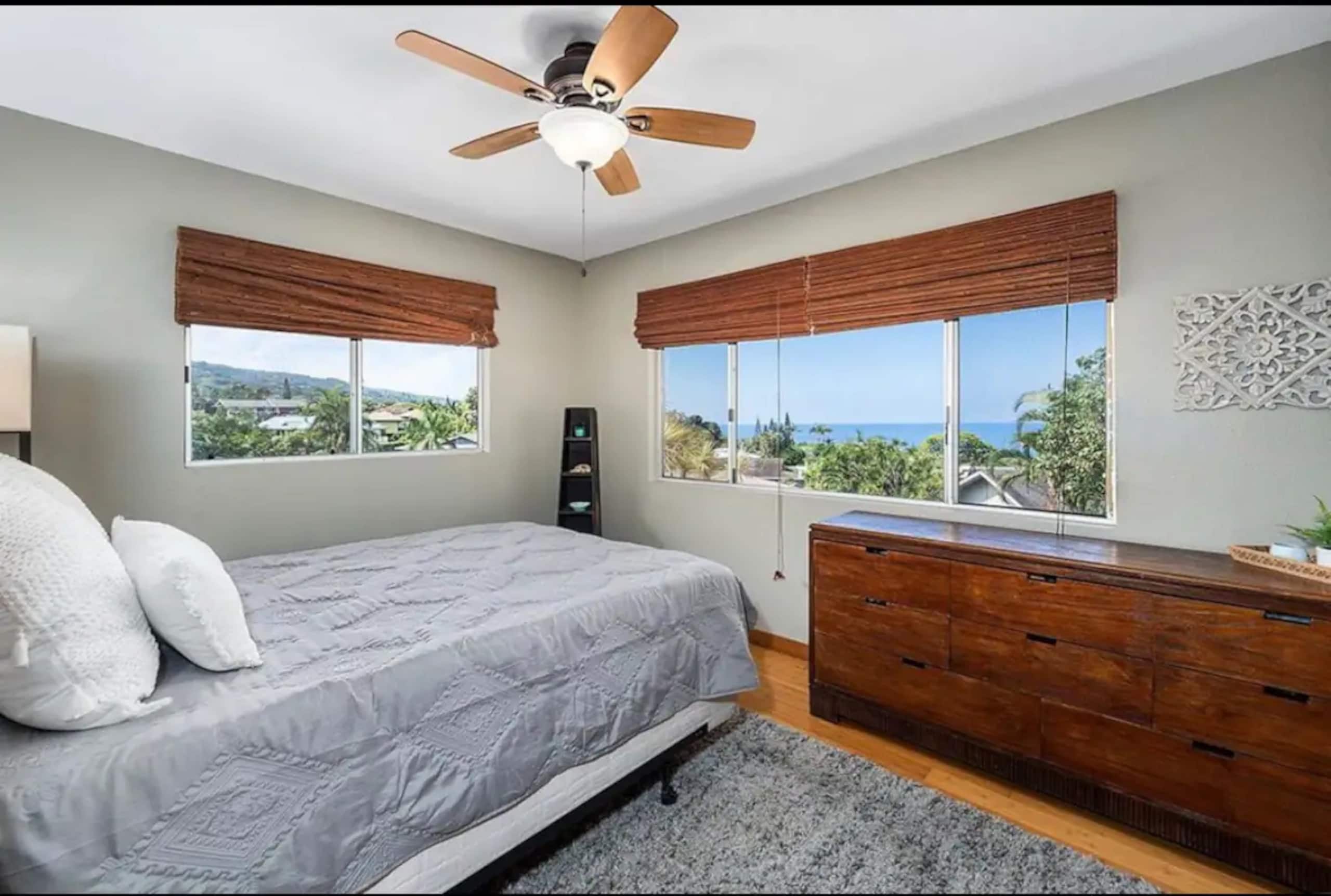 Home in Kailua-Kona · ★4.94 · 3 bedrooms · 3 beds · 2 baths - Image 15