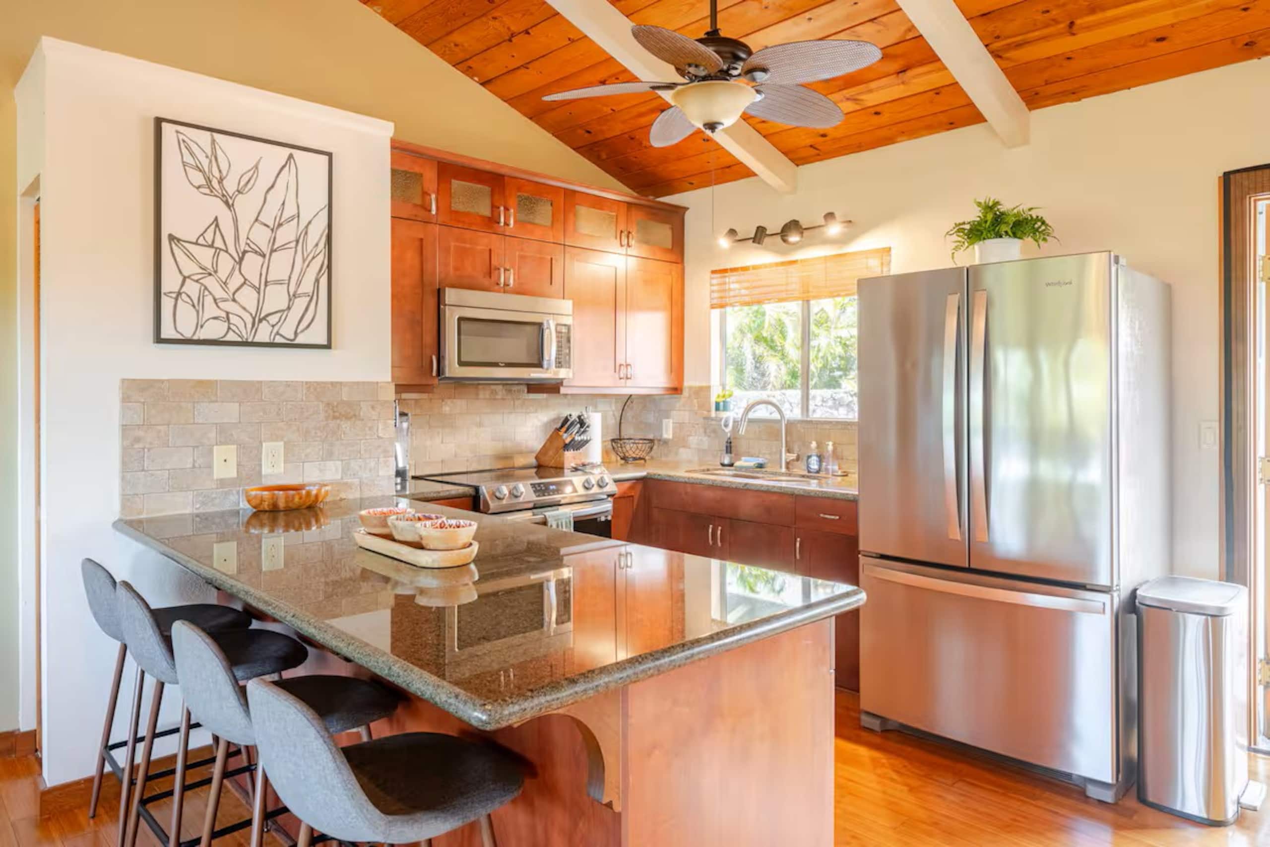 Home in Kailua-Kona · ★4.94 · 3 bedrooms · 3 beds · 2 baths - Image 6