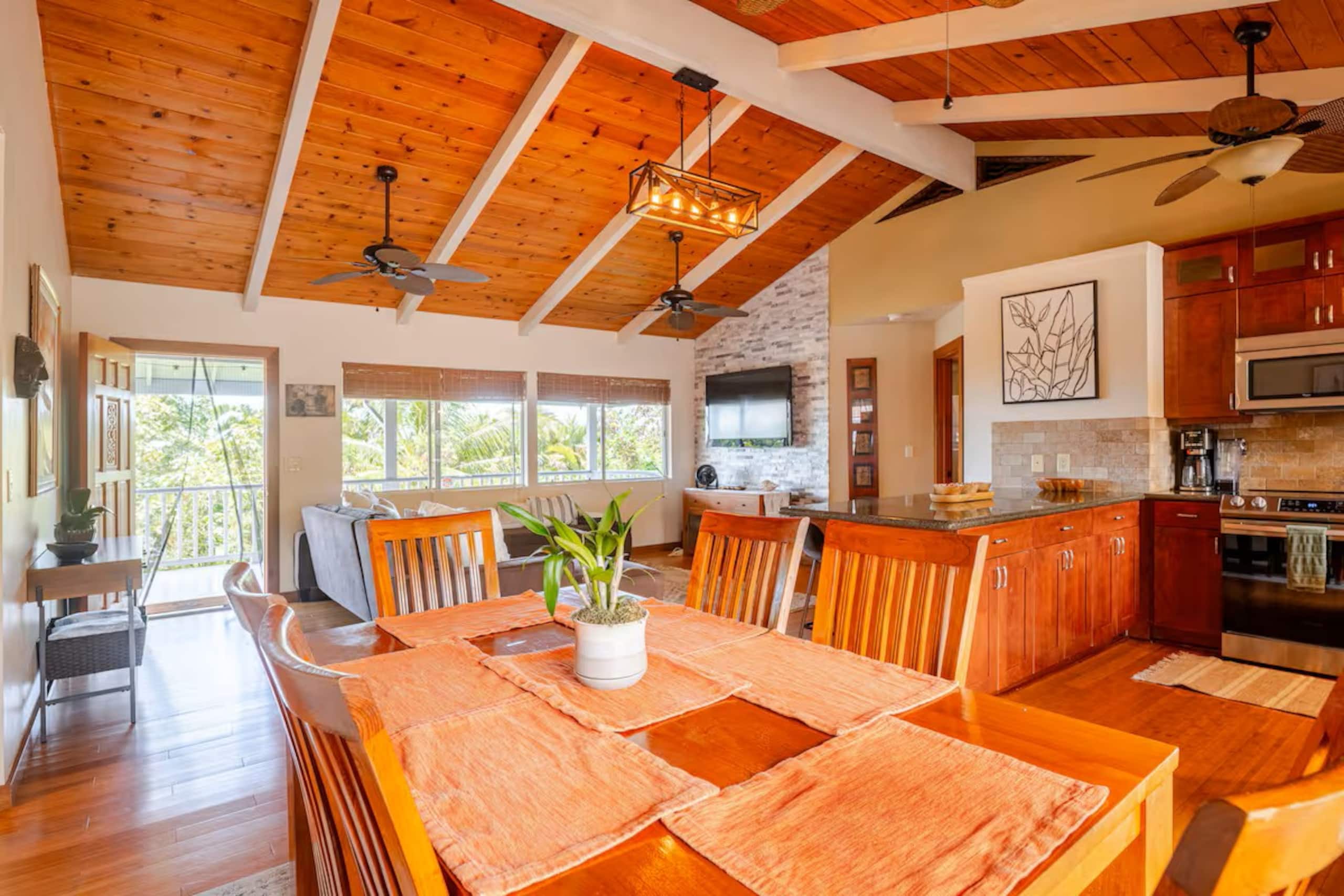 Home in Kailua-Kona · ★4.94 · 3 bedrooms · 3 beds · 2 baths - Image 11