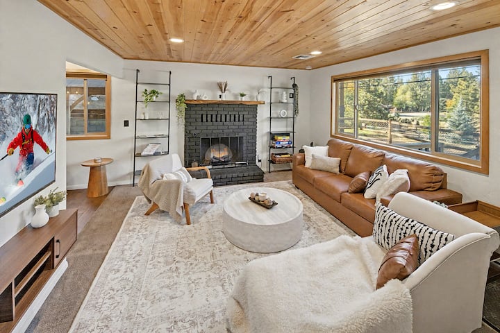 Moonridge Cabin | Hot Tub · Firepit | Near Lake - Big Bear Lake, CA