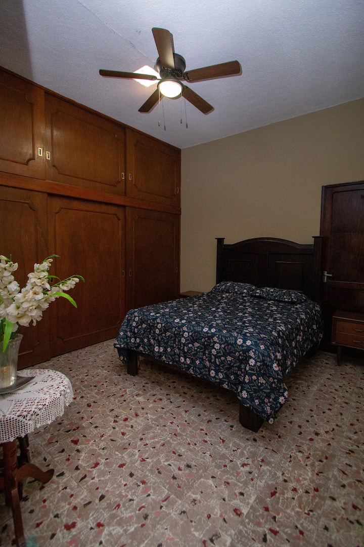 غرفة النوم 1