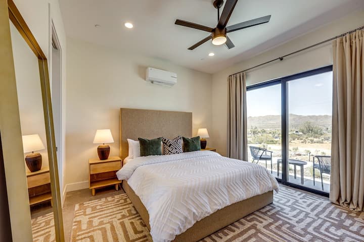 Secondary Bedroom: King