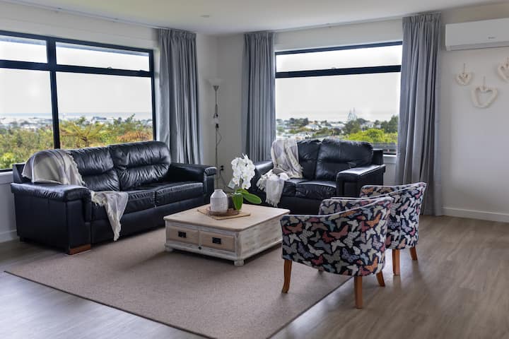 Views On Bonar - Hokitika