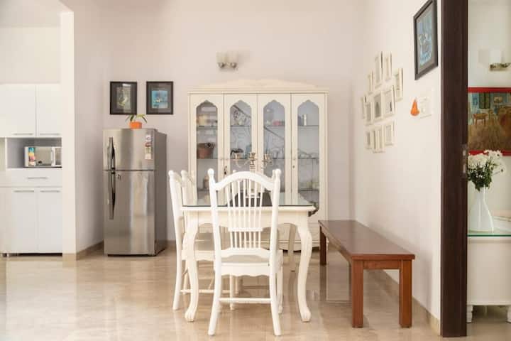 Dining area image 2