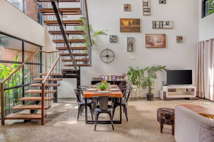 Dining area image 3