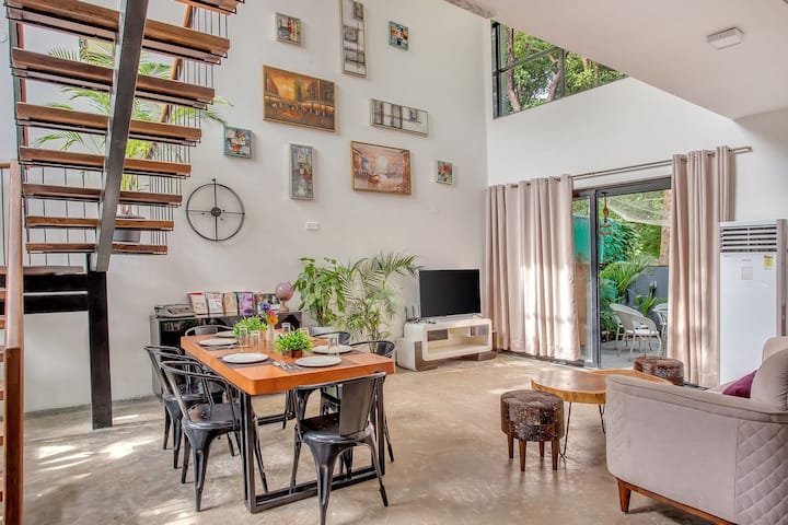 Dining area image 1