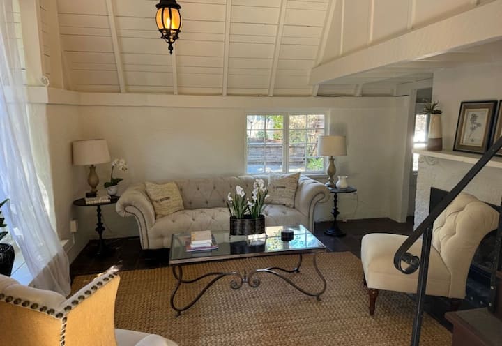 Normandy Cottage In The Heart Of Palo Alto - Palo Alto, CA