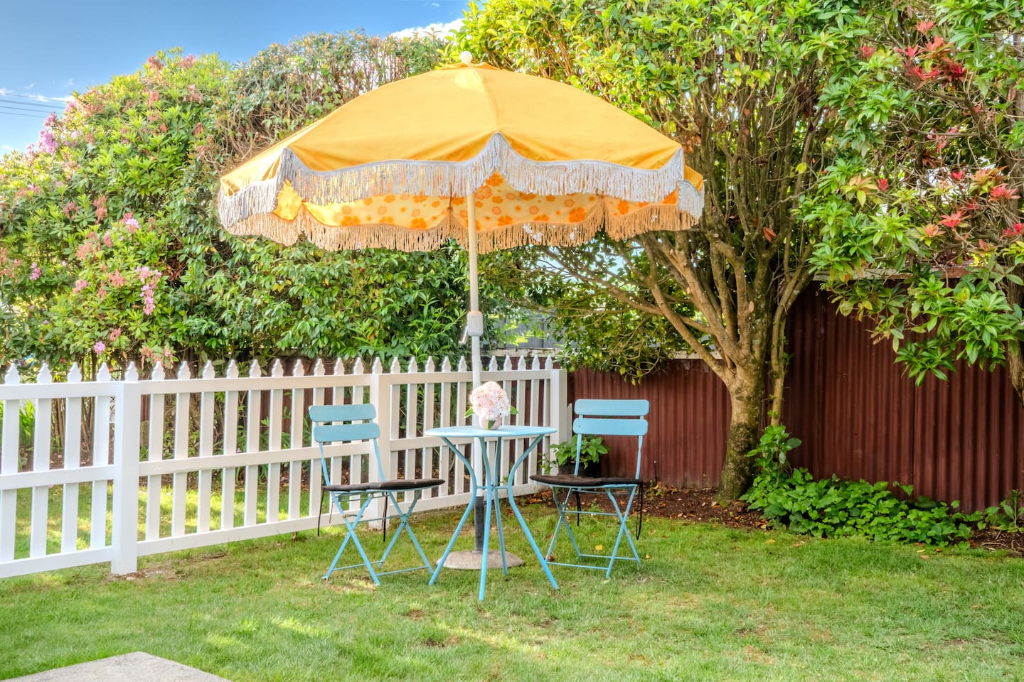 Sunny 2-bed. 
2 Min Walk To Lake 5