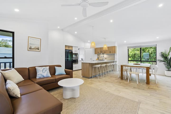 4 Bedroom Holiday House - Emu Park