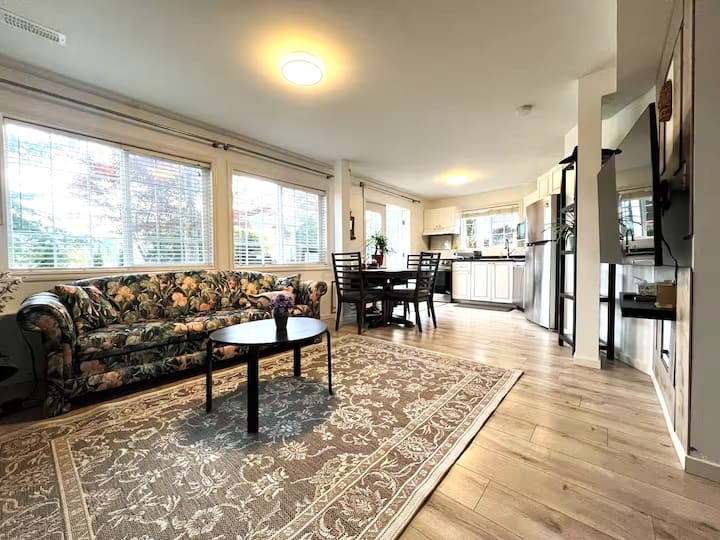 Bright & Cozy Suite With Private Entrance - Cultus Lake