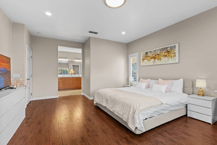 Golden Haven Retreat | Family-friendly G#42489 - Elk Grove, CA