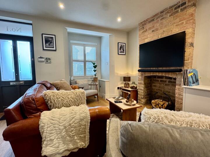 Designer 3-bed Stamford Home With Street Parking - Stamford