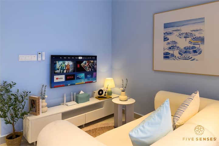 The Shore Kk | Stylish Waterfront Bathtub Suite - Kota Kinabalu
