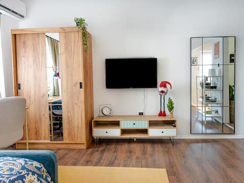 Popular Airbnb listing: Walk Everywhere! Cozy Studio in City Center in Municipality Of Pristina