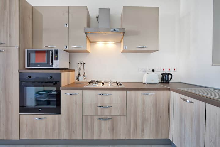 Mercury Suites / Private Balcony / Sliema Centre - Valletta