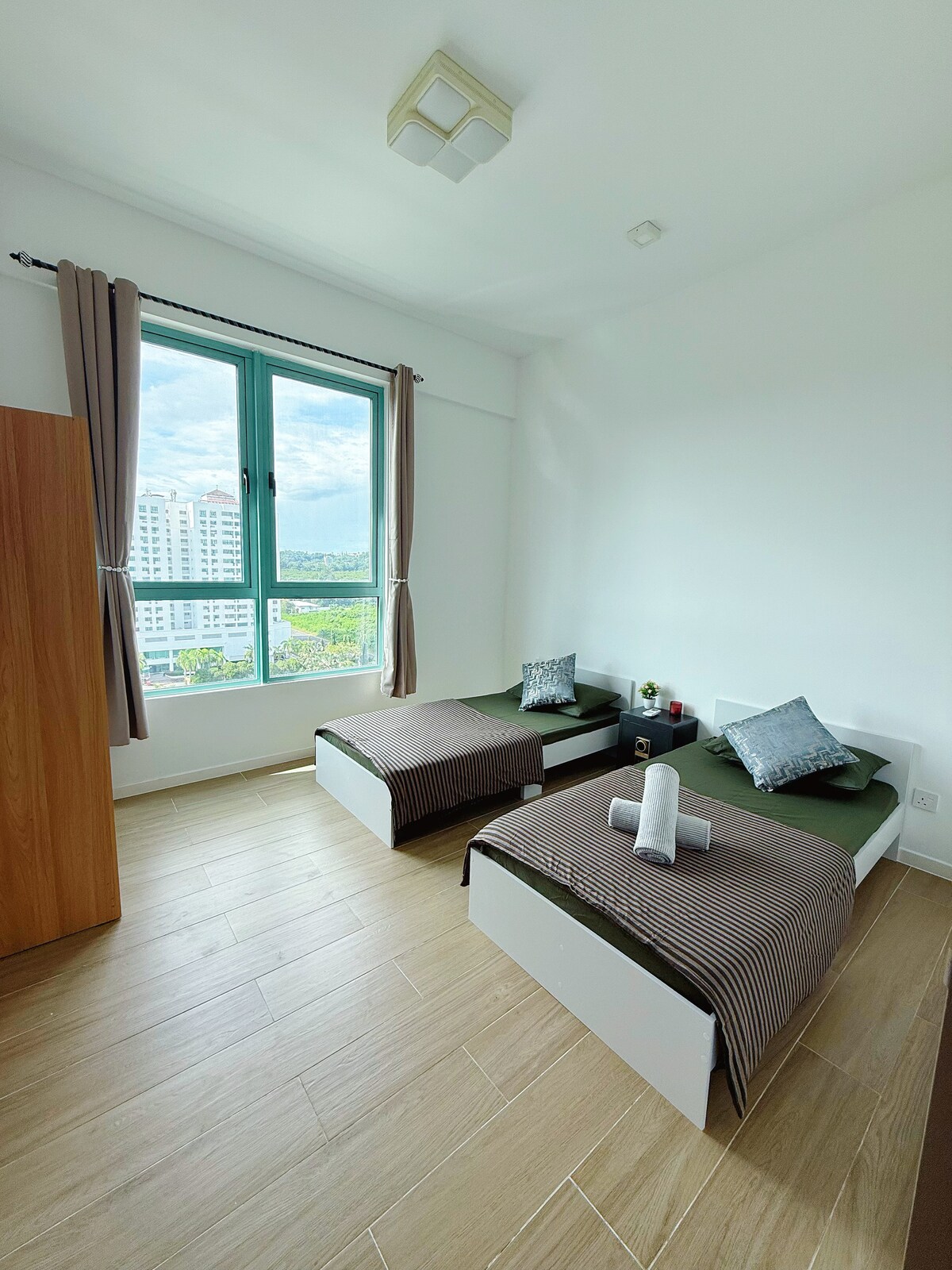 Vitanda Viwili vya Mtu Mmoja