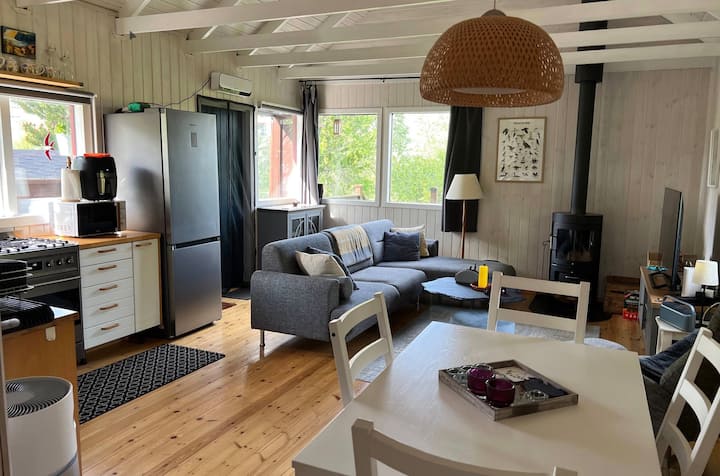 Cheerful Forest Cabin. Fireplace & Hot Tub - Iceland