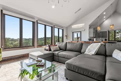 Successful Airbnb property: Hope's Hill Country Retreat W 6prs Hot Tub in Lakeway