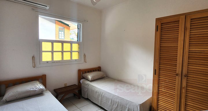 Chumba 2: vitanda viwili vya mtu mmoja, kiyoyozi, feni ya dari.