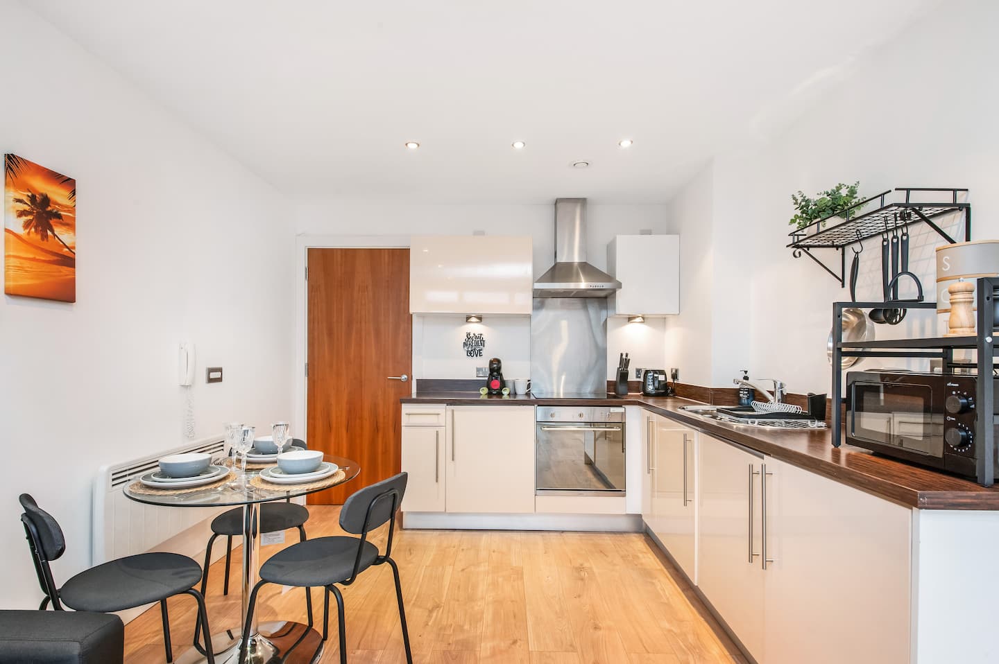 Leeds City Centre Flat — Long Stays & Contractors - Sleeps 4 — photo 16