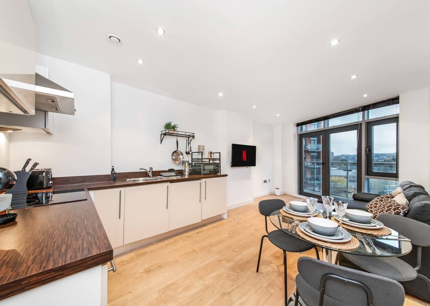 Leeds City Centre Flat — Long Stays & Contractors - Sleeps 4 — photo 3