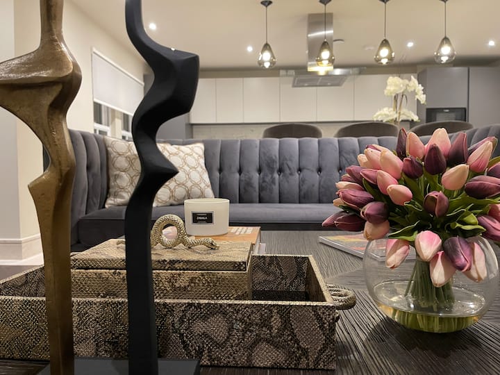Beautiful 2-bath, 2-bedroom Apartment In Chigwell - Ilford