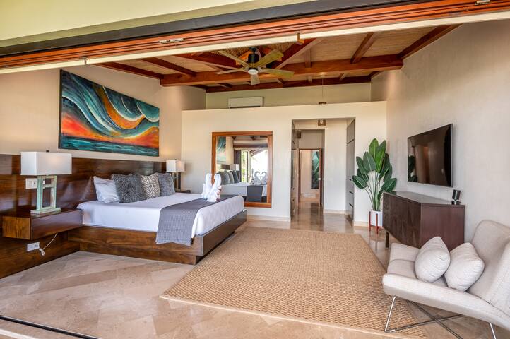 5 star luxury newly renovated villa on beachfront