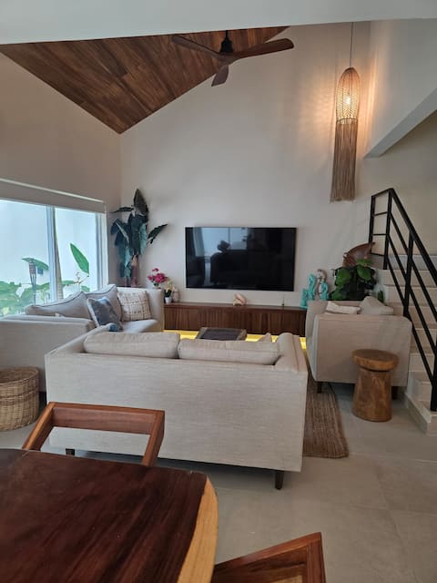 Top performing Airbnb: Las Palmas Oceanfront Home in Cozumel