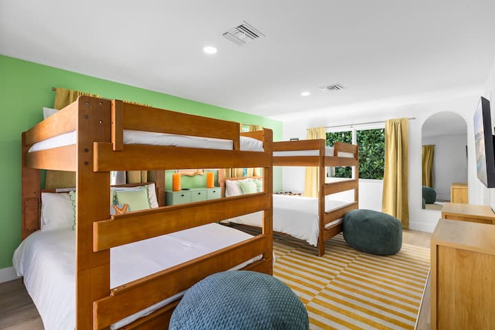 Bedroom 2  | 2 Queen Bunk-Bed | Kids Storage | 2-Dresser | 50" 4K HDR Roku TV
@lynxresort