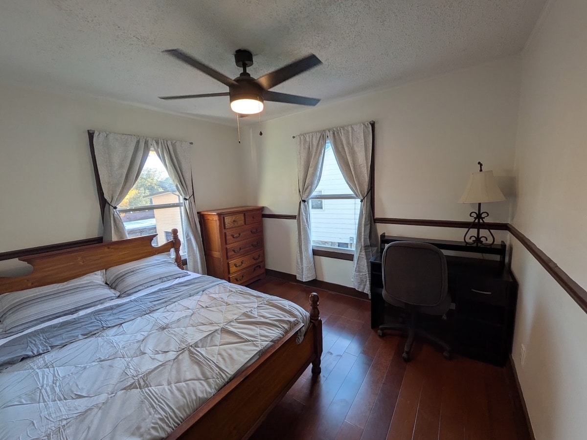 ‘Bamboo” private bedroom with shared bathroom etc – Photo 1