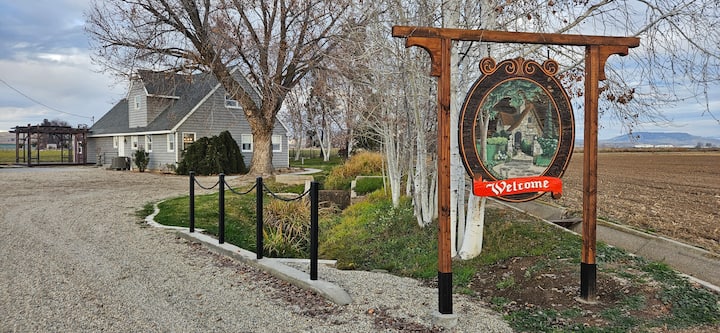 The Cottage-Fully Remodeled Retreat in Emmett, ID