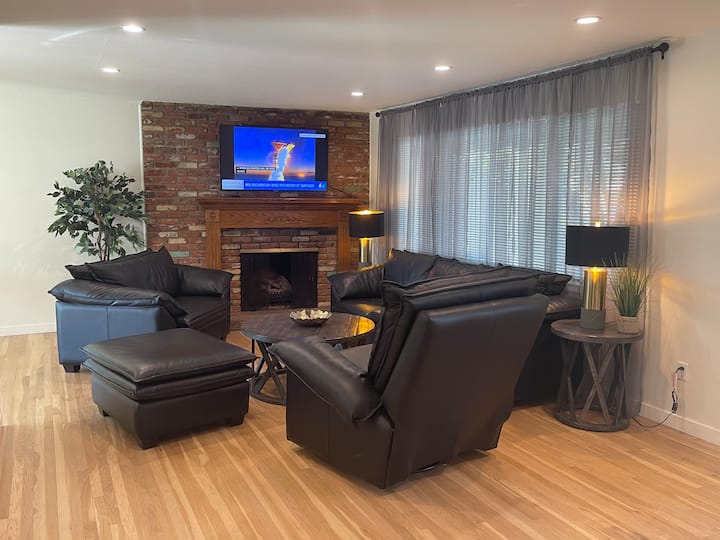 4br Fantastic Backyard Oasis Pool | Near Universal - San Fernando, CA