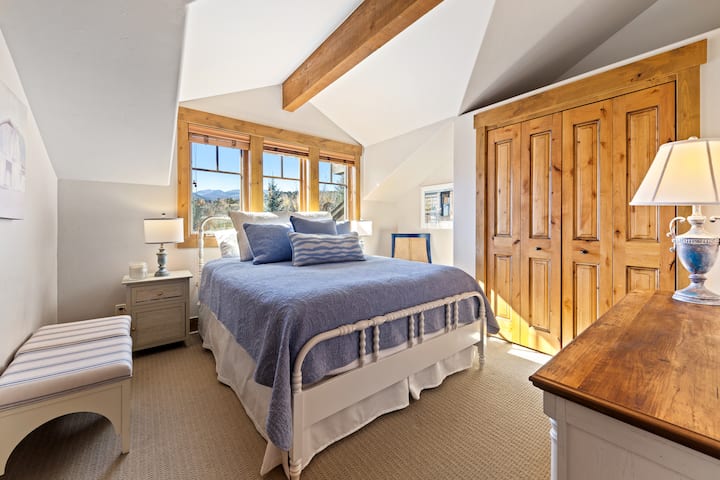 Horná južná spálňa