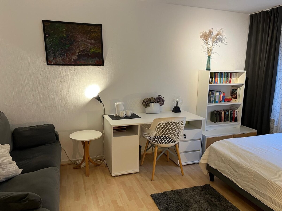 Double Room with Private Bathroom, Near Airport/Exhibition Center/Dome