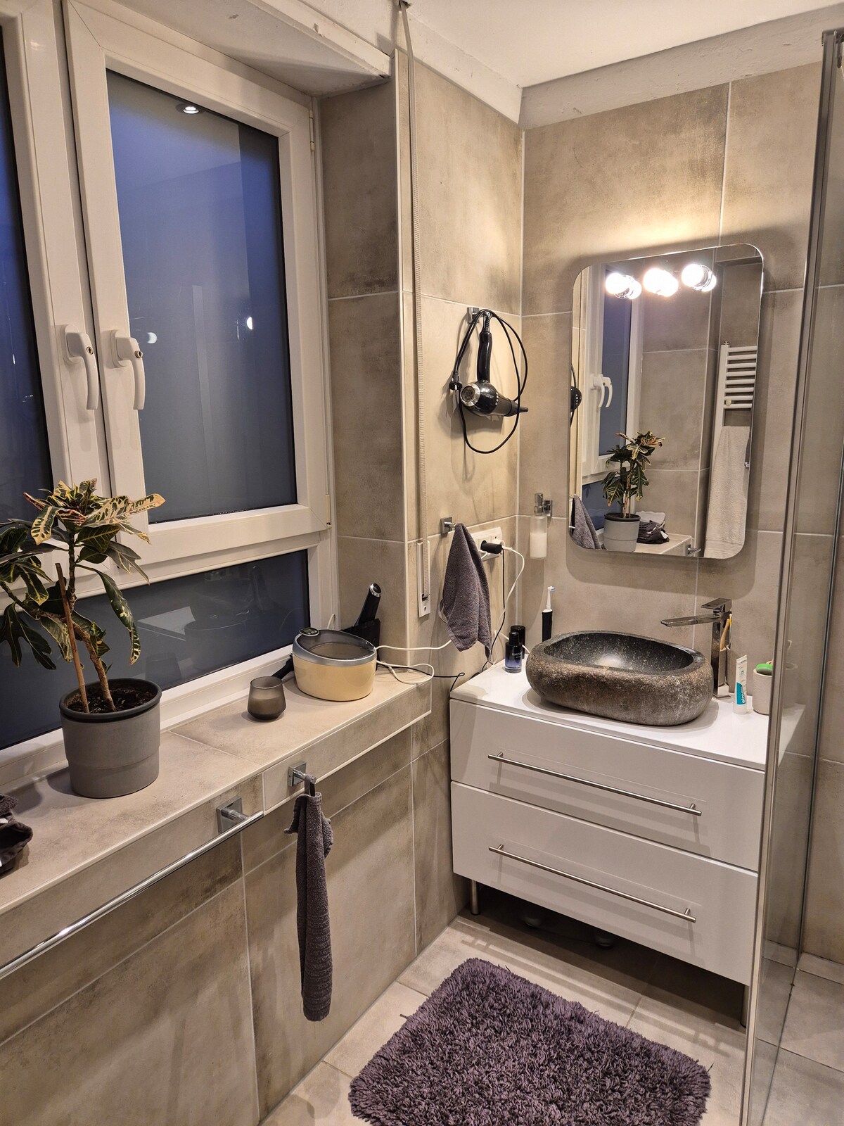 Double Room with Private Bathroom, Near Airport/Exhibition Center/Dome