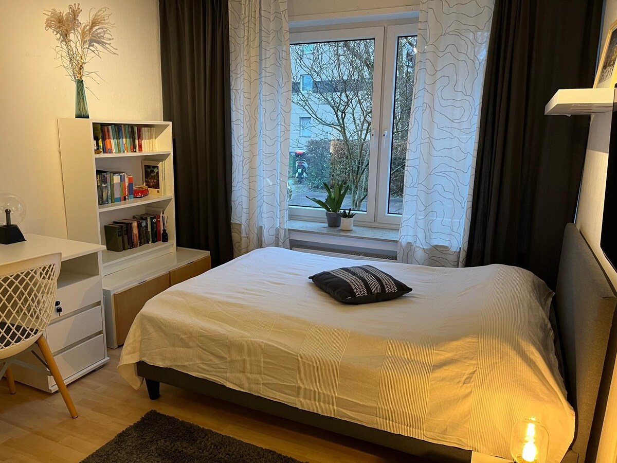 Double Room with Private Bathroom, Near Airport/Exhibition Center/Dome