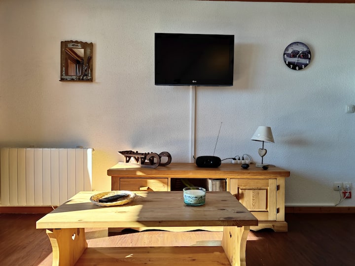 Appartement 4 Personnes Avec Balcon Et Piscine - Chastreix