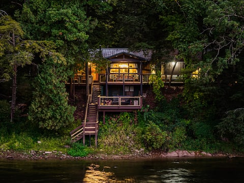 Unique Riverfront Retreat, Sauna, Private Pond