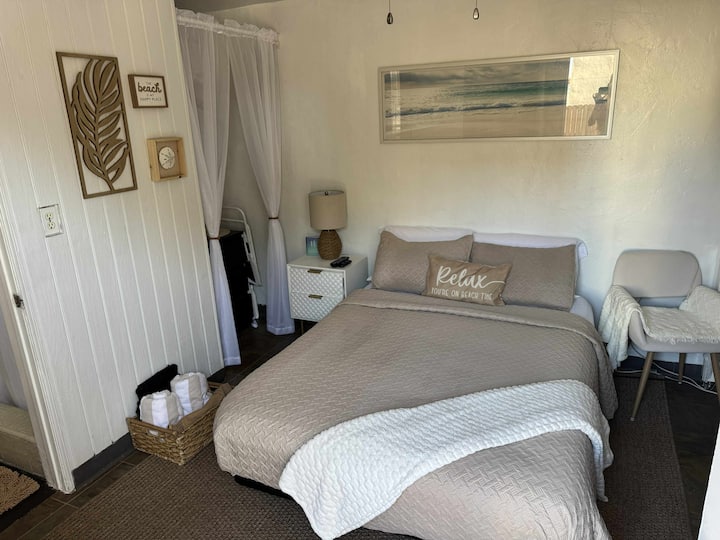 Cozy Spot By The Beach - Manhattan Beach, CA