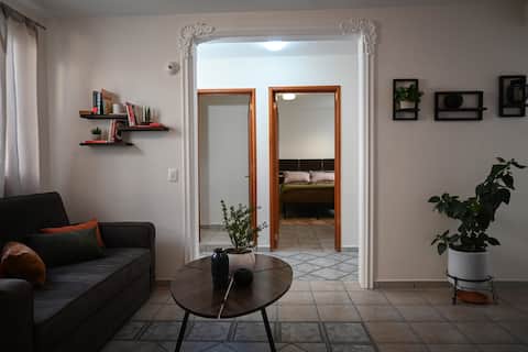 Propiedad de Airbnb exitosa: Centrally located apartment with private garage en Aguascalientes