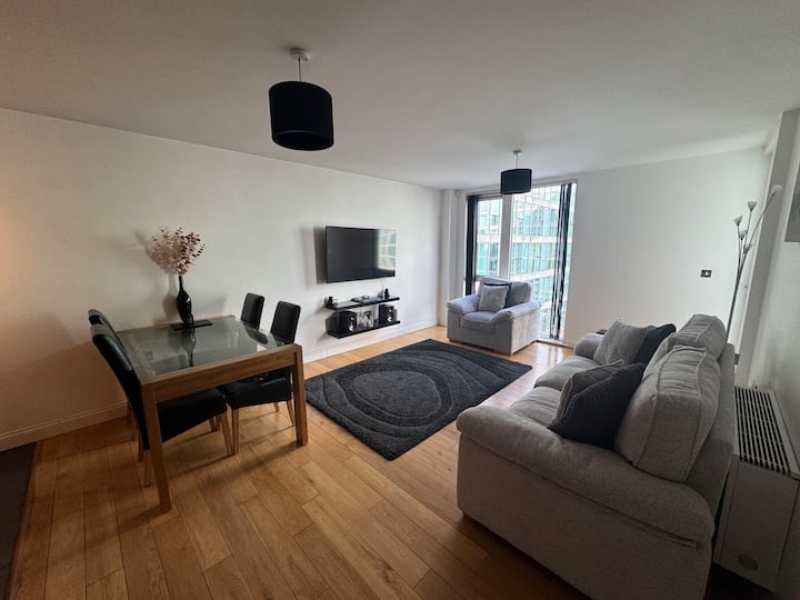 Central Mk Apartment ~ Free Parking ~ Walk To Hub - Milton Keynes