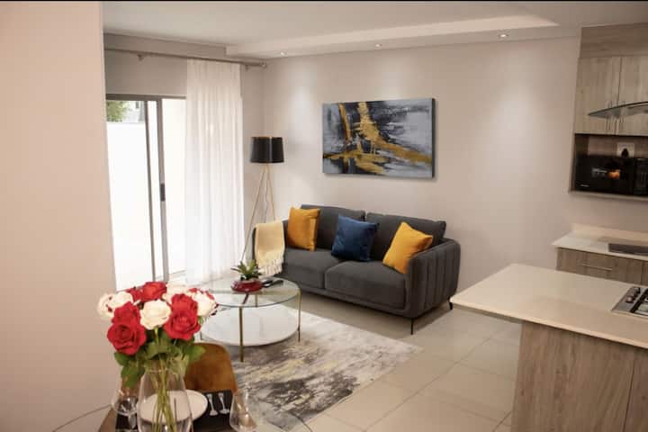Quiet 3-bed Garden Apartment-
Fast Wifi-sandton - Lanseria