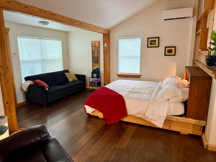 Casa Under The Oaks - Affordable And Cozy! - Texas state university, San Marcos