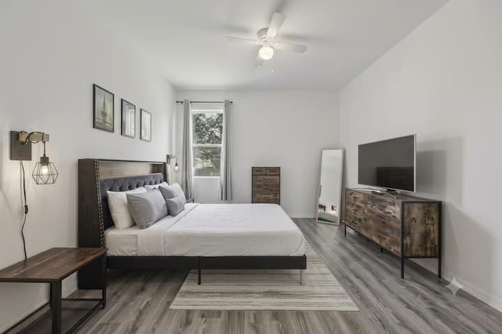 The Atlantic Anchor Retreat | 30 Mins To Beach - Palm Bay, FL