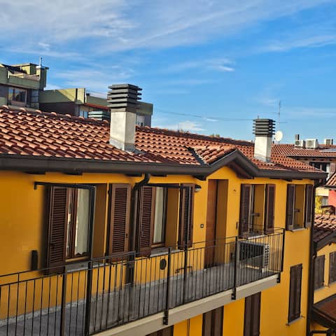 Nice three-room apartment 20 minutes from Milan by train
