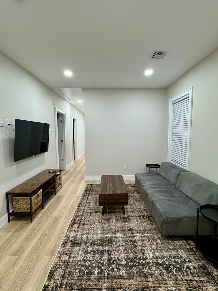 Modern 3-bed / 2-bath Apt 30 Min To Nyc - Jersey City, NJ