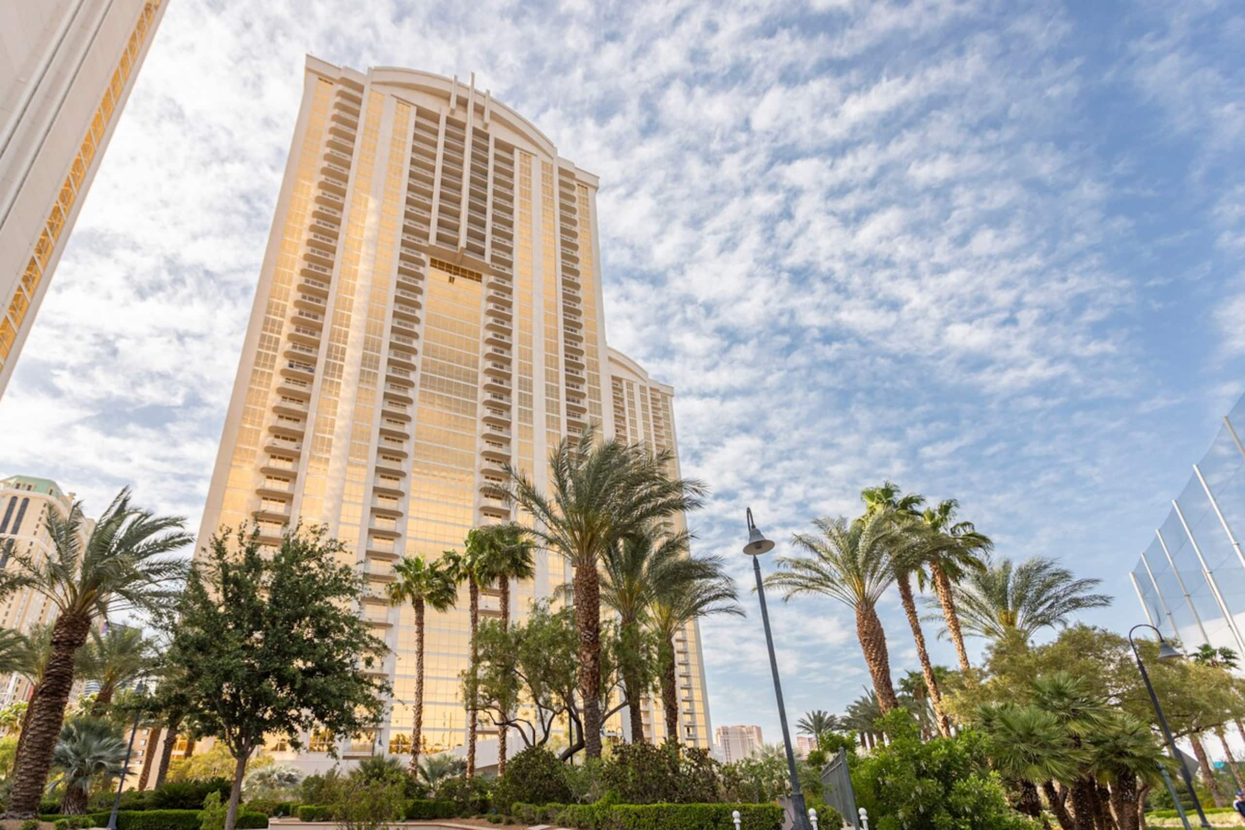 MGM Signature Towers: Stylish Studio on the Strip! - Photo 8